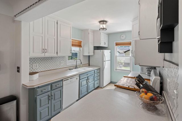 1734 Arlington Avenue E, Saint Paul, MN 55106