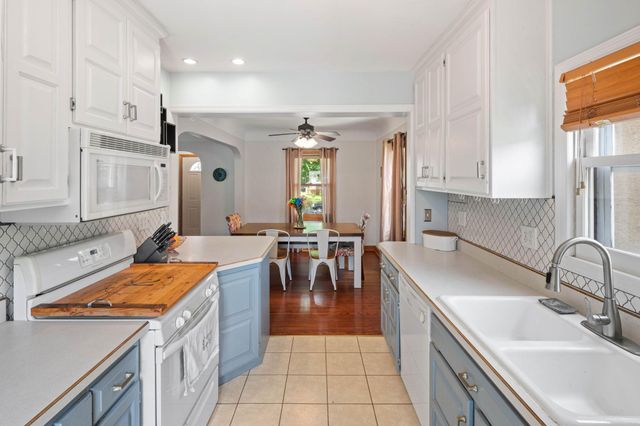 1734 Arlington Avenue E, Saint Paul, MN 55106