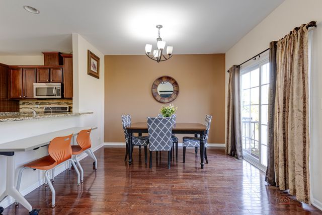 533 Plaza Place, Aurora, IL 60504