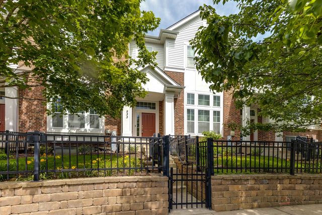 533 Plaza Place, Aurora, IL 60504