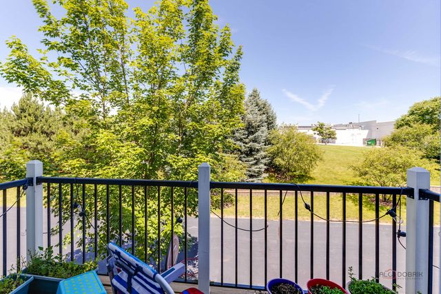 533 Plaza Place, Aurora, IL 60504