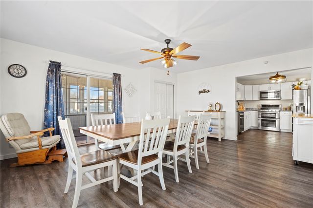 6664 Sand Ct SW, Cedar Rapids, IA 52404