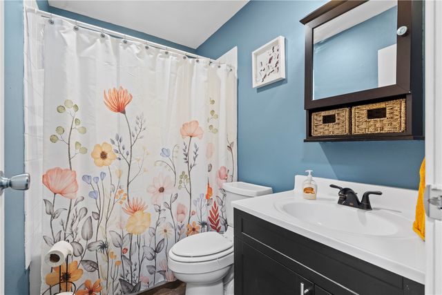 6664 Sand Ct SW, Cedar Rapids, IA 52404