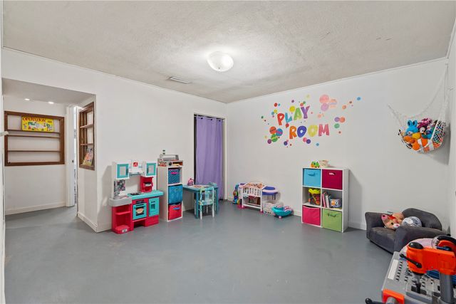 6664 Sand Ct SW, Cedar Rapids, IA 52404