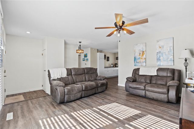 6664 Sand Ct SW, Cedar Rapids, IA 52404