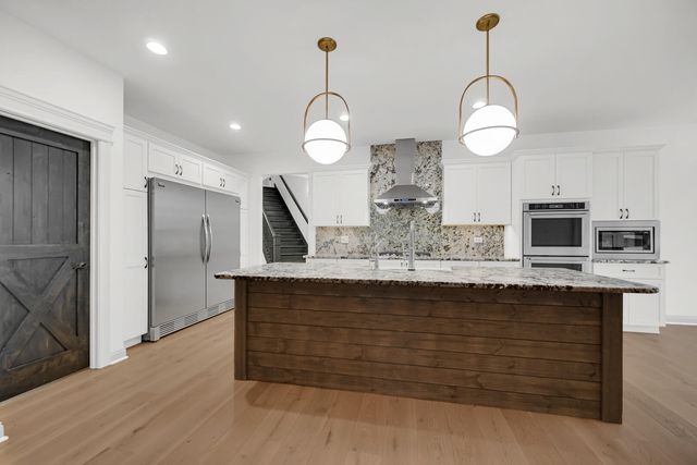 9695 Jonathan Court, St. John, IN 46373