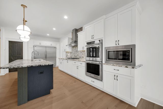 9695 Jonathan Court, St. John, IN 46373