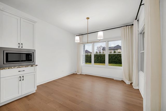 9695 Jonathan Court, St. John, IN 46373