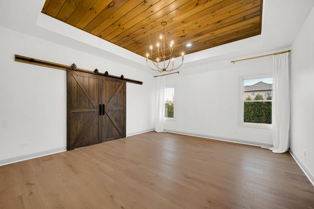 9695 Jonathan Court, St. John, IN 46373