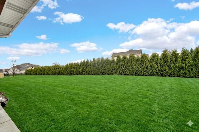 9695 Jonathan Court, St. John, IN 46373