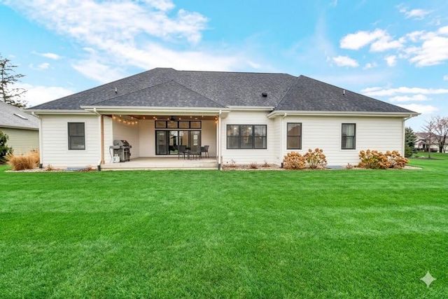 9695 Jonathan Court, St. John, IN 46373