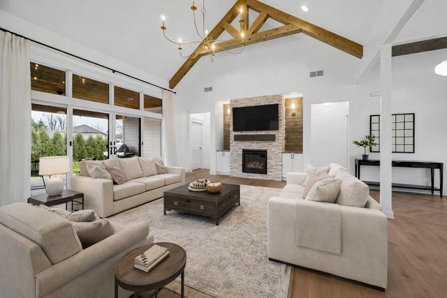 9695 Jonathan Court, St. John, IN 46373