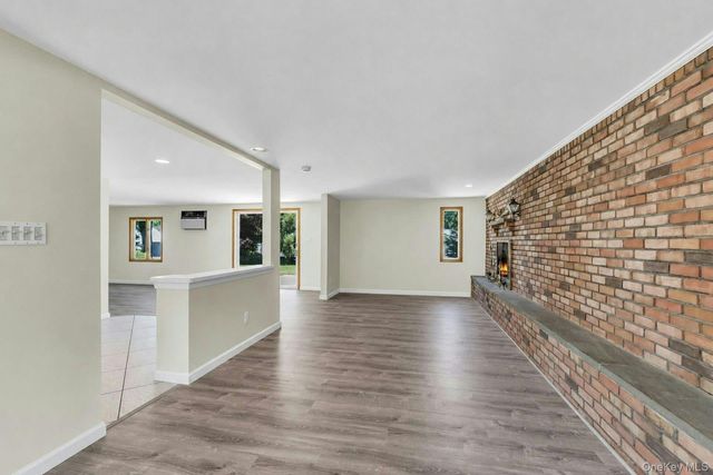 23 Campus Lane, Ronkonkoma, NY 11779