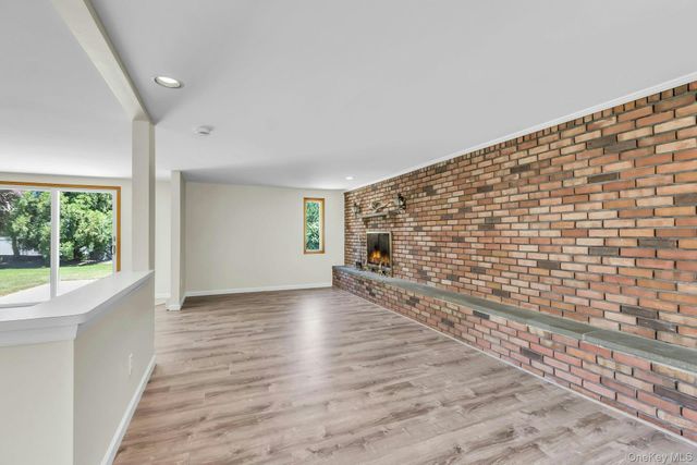 23 Campus Lane, Ronkonkoma, NY 11779