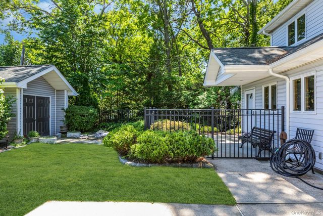 23 Campus Lane, Ronkonkoma, NY 11779