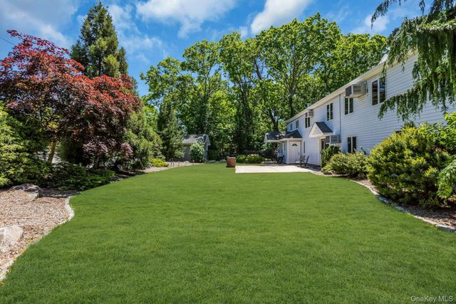 23 Campus Lane, Ronkonkoma, NY 11779