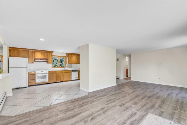 23 Campus Lane, Ronkonkoma, NY 11779