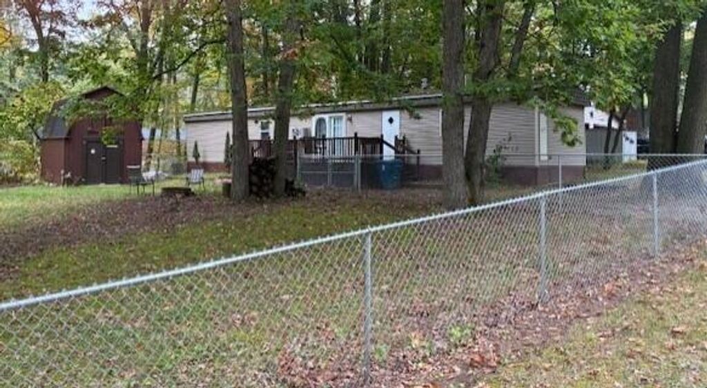 217 Joliet Avenue, Houghton Lake, MI 48629