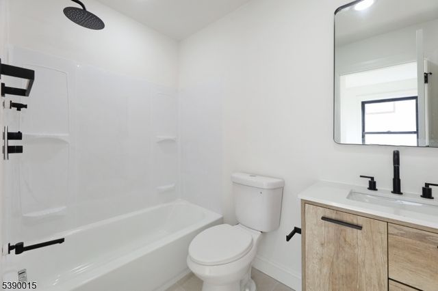 29 Robert St, Paterson City, NJ 07503