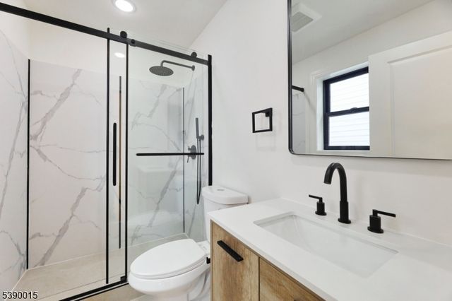 29 Robert St, Paterson City, NJ 07503