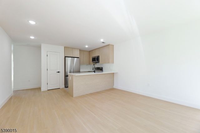29 Robert St, Paterson City, NJ 07503