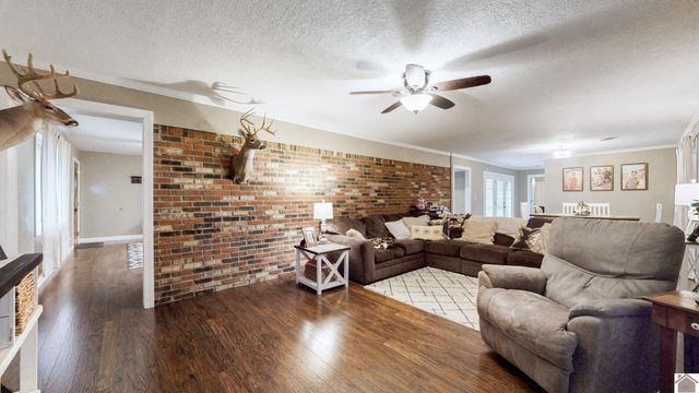 1760 Ridge Road, Gilbertsville, KY 42044