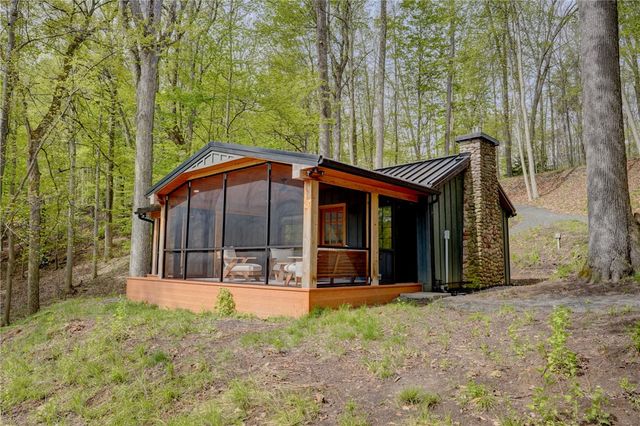 22 Lake Lacoma Drive, Perinton, NY 14534