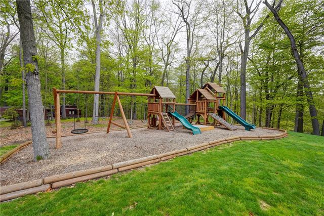 22 Lake Lacoma Drive, Perinton, NY 14534