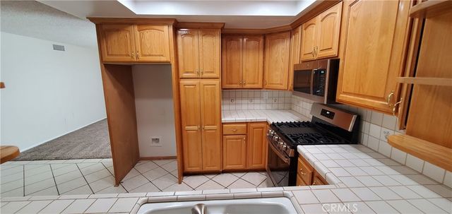 15038 Hiawatha Street, San Fernando, CA 91345