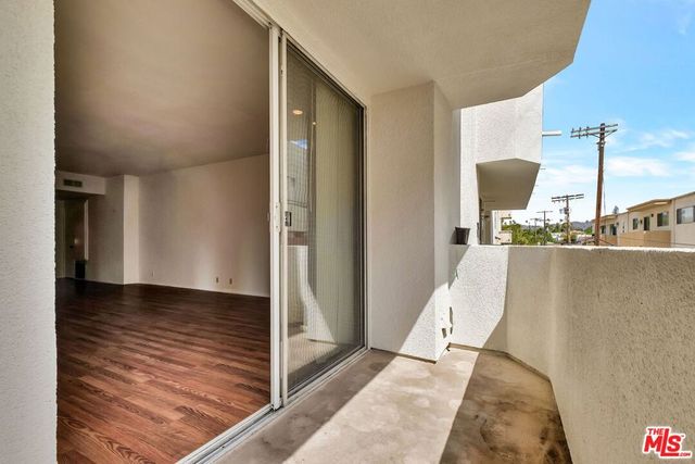 1164 Wellesley Avenue 204, Los Angeles, CA 90049