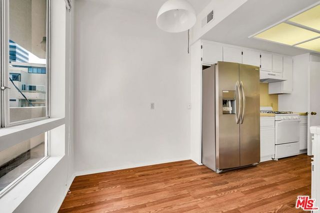 1164 Wellesley Avenue 204, Los Angeles, CA 90049