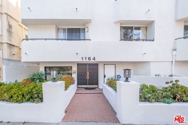 1164 Wellesley Avenue 204, Los Angeles, CA 90049