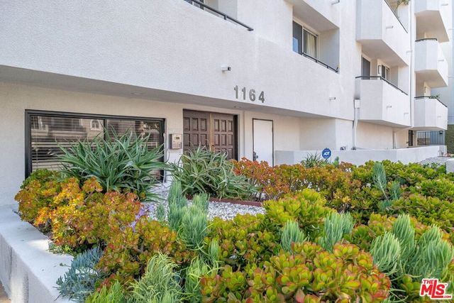 1164 Wellesley Avenue 204, Los Angeles, CA 90049