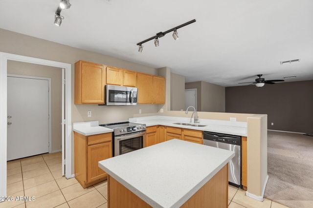 1704 E RENEGADE Trail, San Tan Valley, AZ 85143