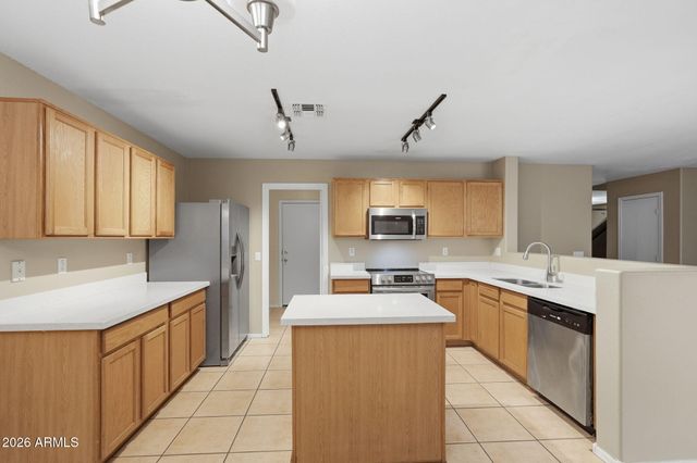 1704 E RENEGADE Trail, San Tan Valley, AZ 85143