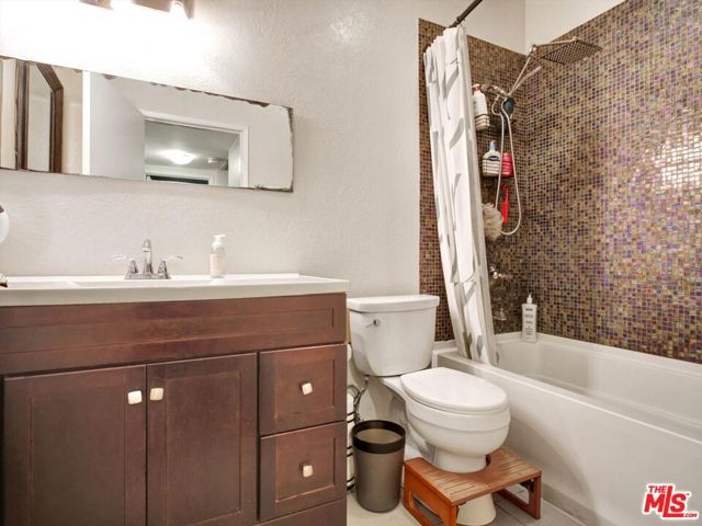 110 Maegan Place 2, Thousand Oaks, CA 91362