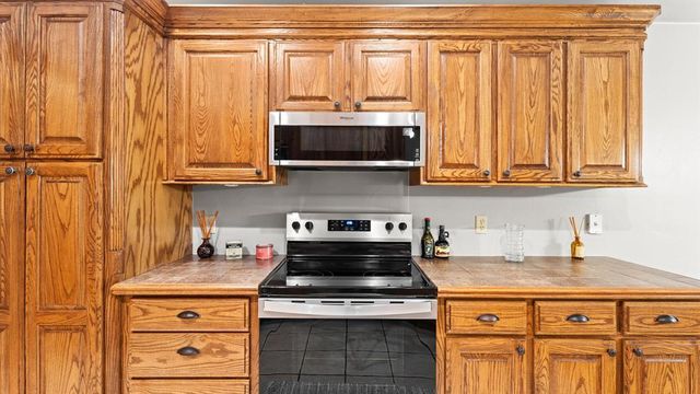 11201 Arbor Lake Drive, Oklahoma City, OK 73170