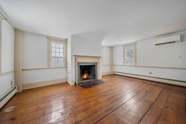 10 Maple Street, Exeter, NH 03833