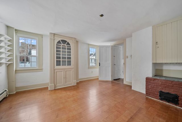 10 Maple Street, Exeter, NH 03833