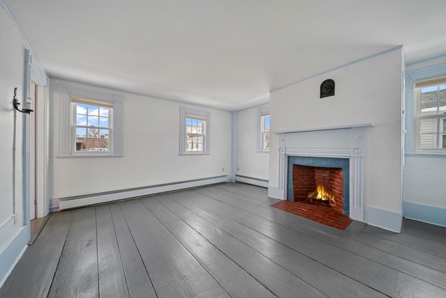 10 Maple Street, Exeter, NH 03833