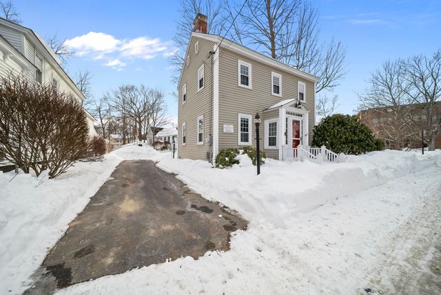 10 Maple Street, Exeter, NH 03833