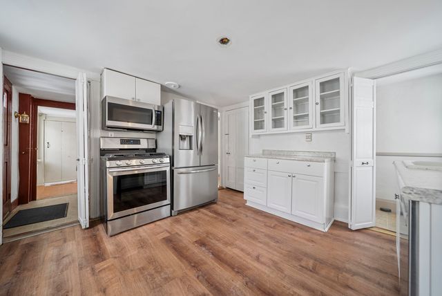 10 Maple Street, Exeter, NH 03833