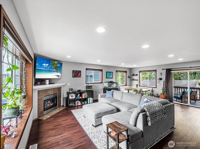 1011 94th Drive NE, Lake Stevens, WA 98258