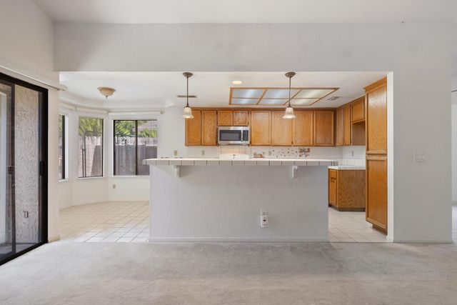 6113 Wolf Creek Ct, Elk Grove, CA 95758