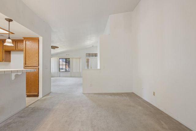 6113 Wolf Creek Ct, Elk Grove, CA 95758