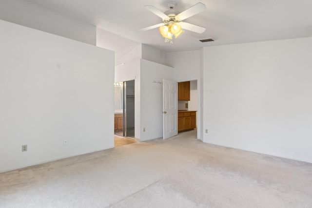 6113 Wolf Creek Ct, Elk Grove, CA 95758
