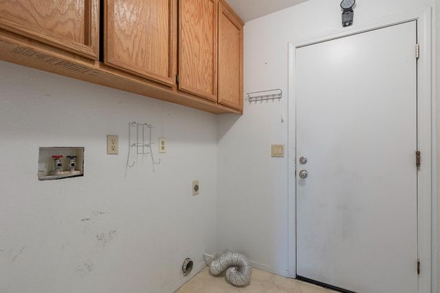 6113 Wolf Creek Ct, Elk Grove, CA 95758