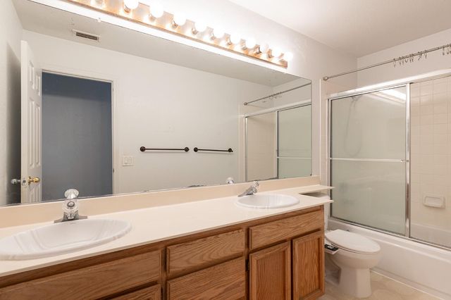 6113 Wolf Creek Ct, Elk Grove, CA 95758