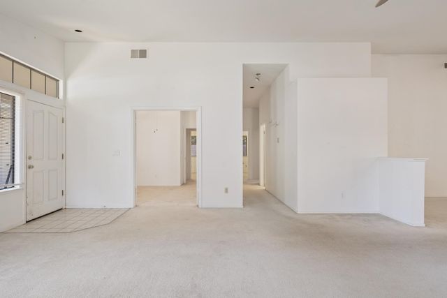 6113 Wolf Creek Ct, Elk Grove, CA 95758