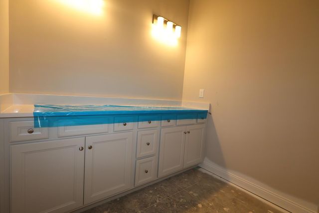 6958 Corsican Loop N, Hilliard, OH 43026